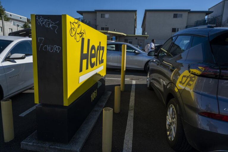 Hertz Tumbles With Worse-Than-Expected Loss on EV Sale Plan