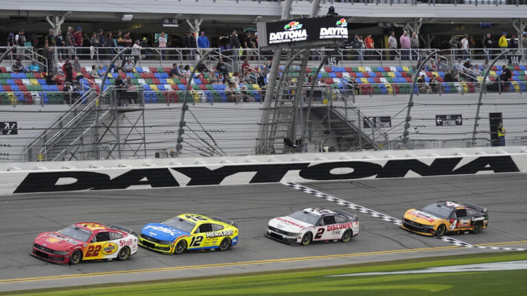 Daytona 500 live updates: Penske Fords of Joey Logano, Ryan Blaney sweep first stages of 2025 NASCAR Cup season