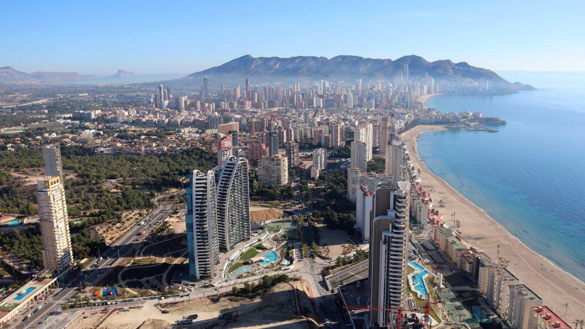 More aid, more jobs, more profit in Benidorm