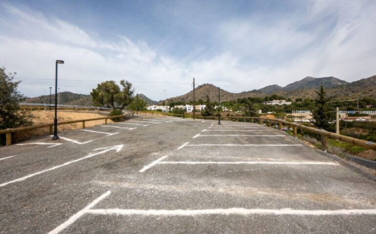New parking area in Maro