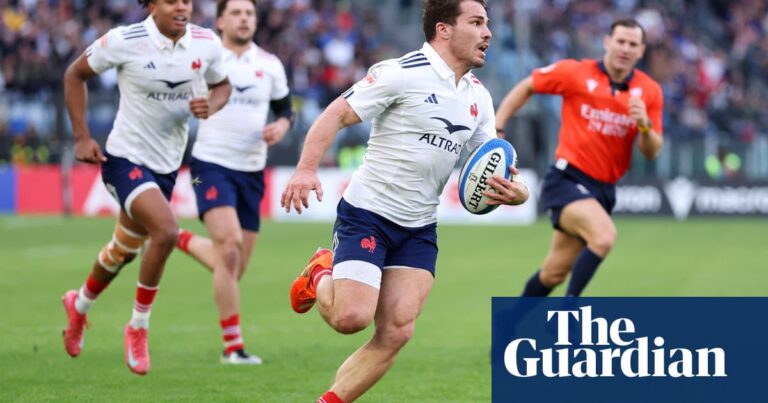 Antoine Dupont to the fore as France run riot with 11-try thrashing of Italy