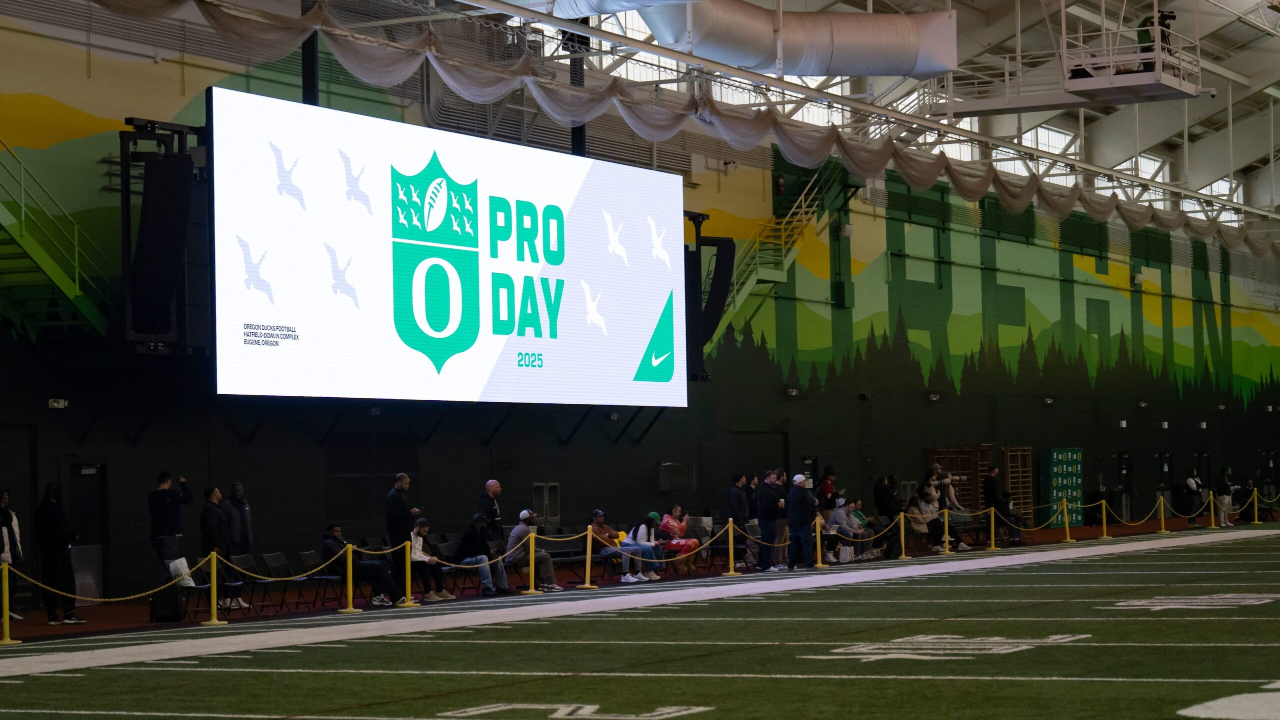 Packers send small army of front office personnel to Oregon’s pro day