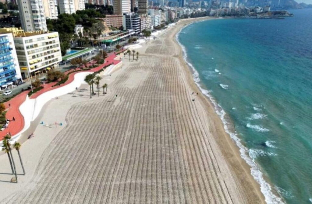 Beach clean up for Benidorm