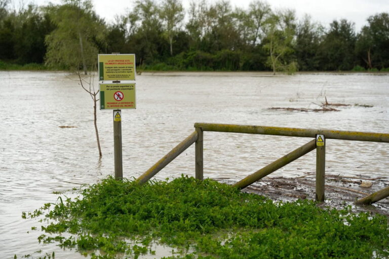 Guadalete flooding spurs mass evacuations