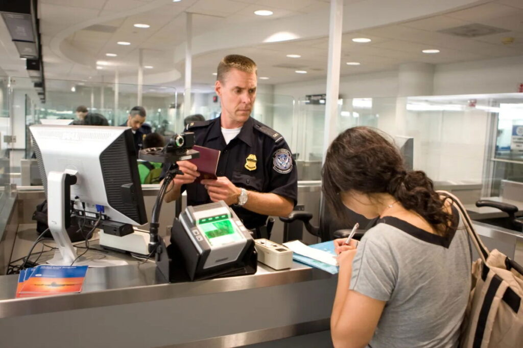 Stern warnings for travel to the US