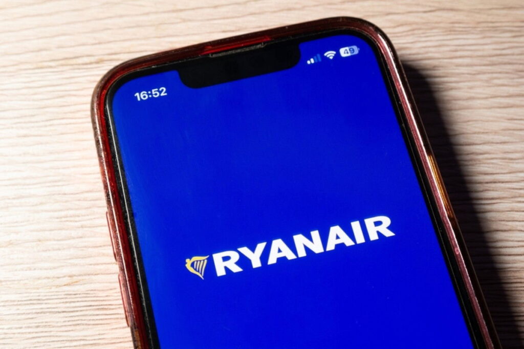 Ryanair delays paperless boarding passes