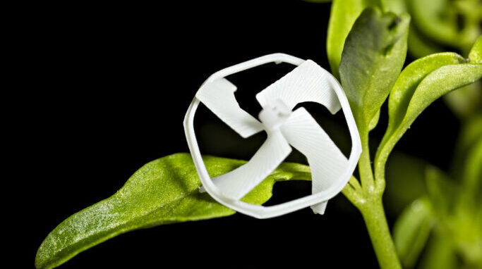 Tiniest flying robot unveiled.Euro Weekly News