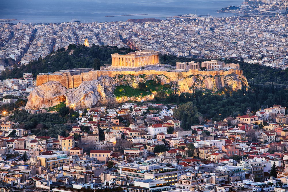 Want to work in Greece? 80,000+ jobs now need filling