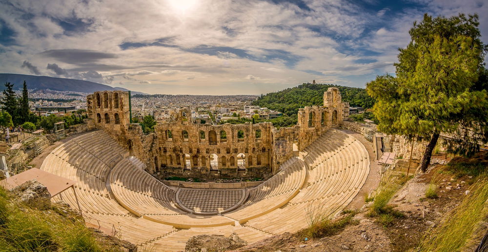 One of Greece s most visited place the Acropolis in Athens | Photo: Adisa / Shutterstock