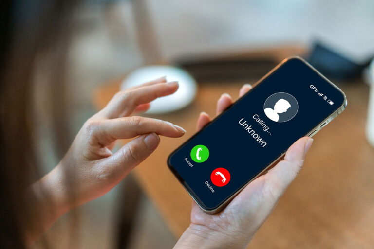AI voice scam alert Spain