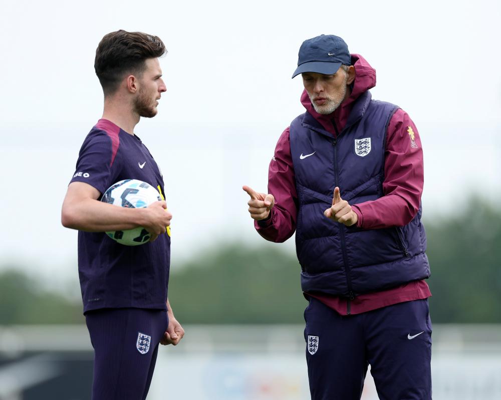 ‘Play with a smile’: Tuchel challenges England to relax and hit top gear