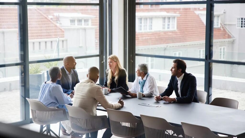 As corporate boards pay CEOs similarly, company performance could take a hit, report finds