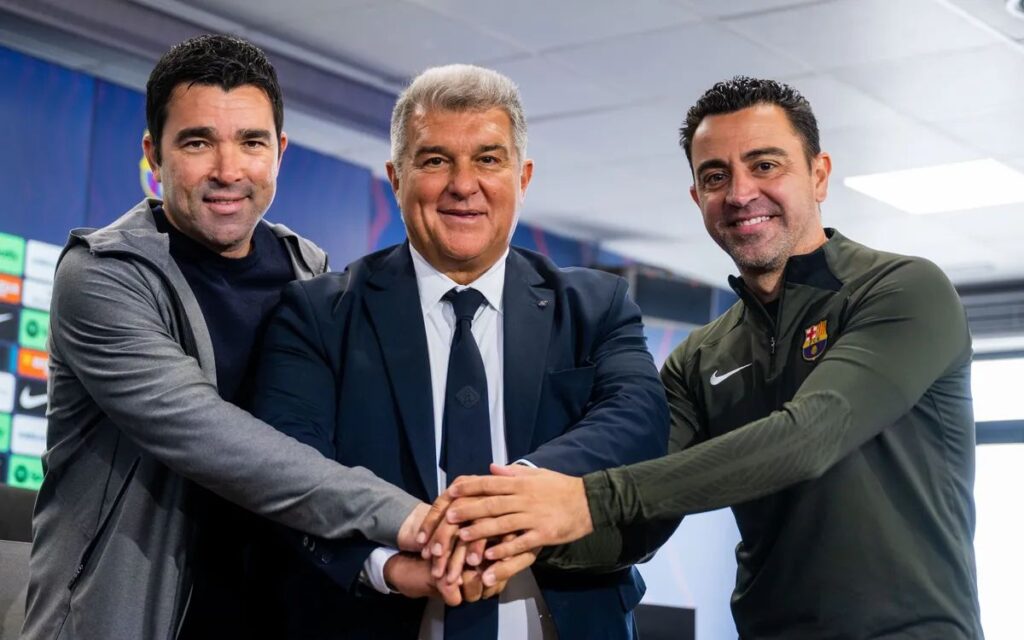 Barcelona director Deco throws dart at Xavi over Vitor Roque debacle