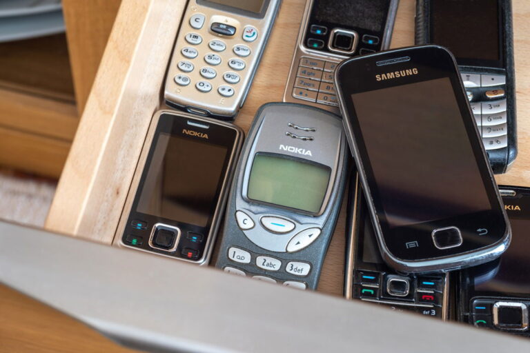 Old mobile phones now worth thousands