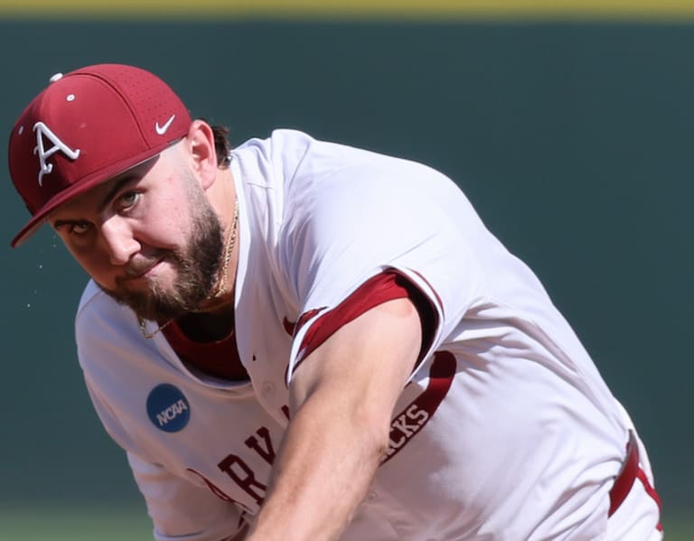 Root shoves in Arkansas’ Game 1 win vs. Tennessee