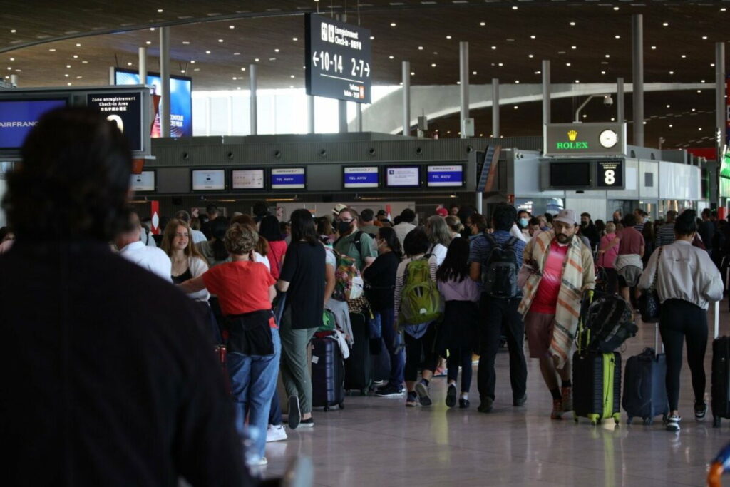French air traffic controllers strike chaos