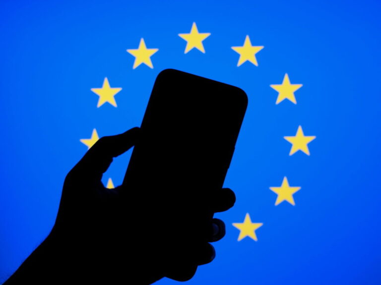 Tourists warned of EU roaming charges