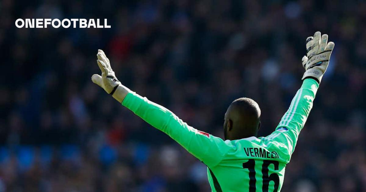 Former Feyenoord and Ajax goalkeeper helps out amateur side