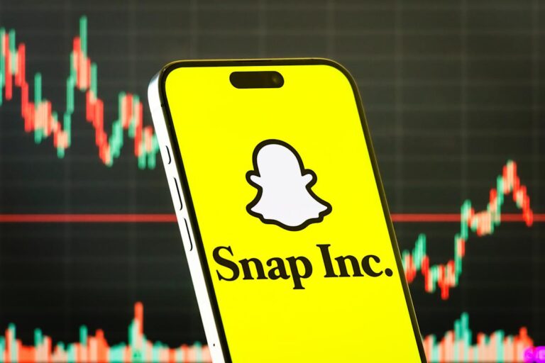 Snap stock plummets as ad platform glitch weighs on Q2 revenue, earnings