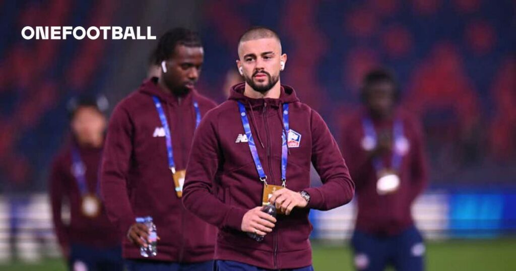 Video: Zhegrova arrives for Juventus medical