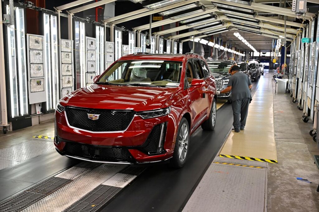 Earnings live: GM stock soars, Netflix sinks as third quarter results pour in