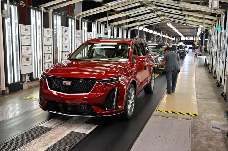 Earnings live: GM stock soars, Netflix sinks as third quarter results pour in