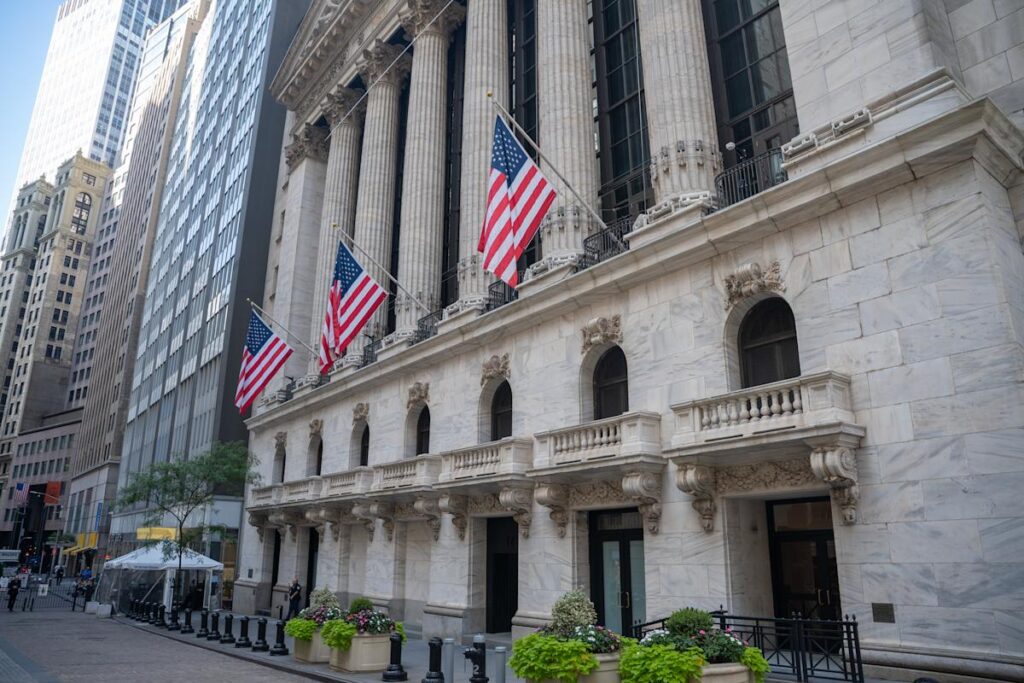Dow, S&P 500, Nasdaq jump as Apple leads tech stocks higher ahead of busy earnings week