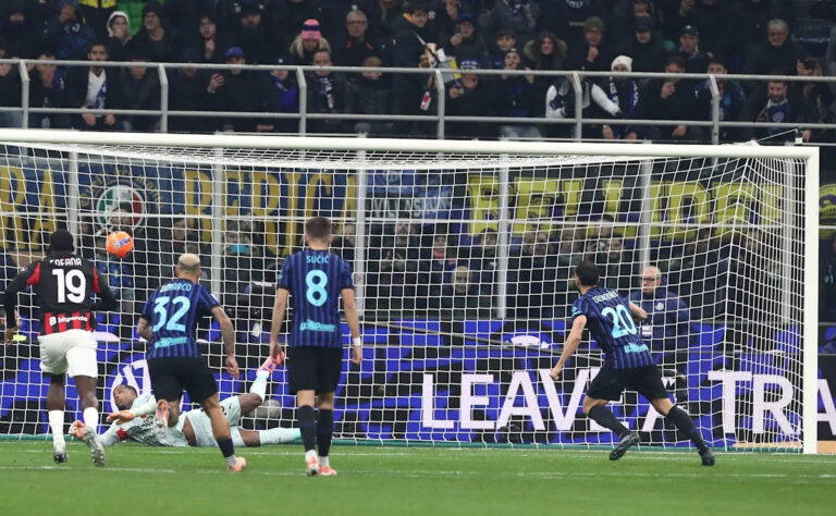 Mike Maignan’s heroics for Milan v Inter encapsulate perfect resurgence