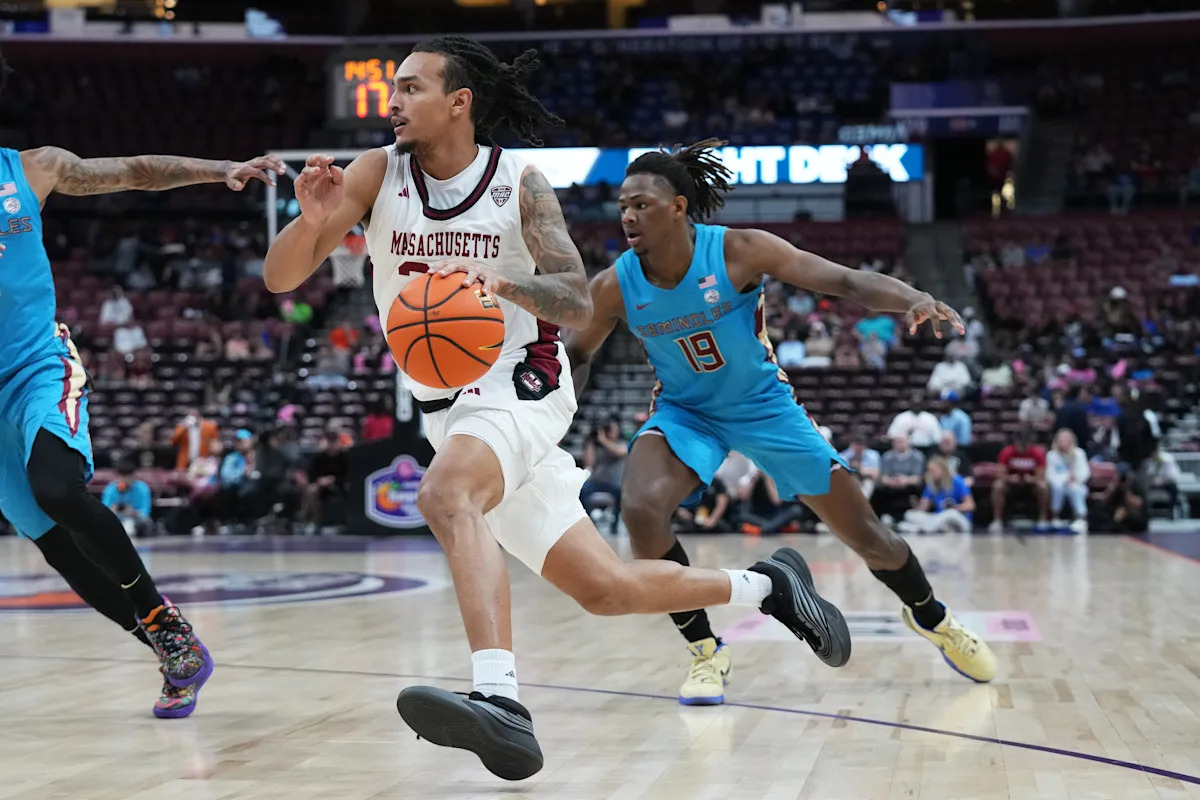 Career days from Hankins-Sanford and Parker power UMass over Florida State, 103-95